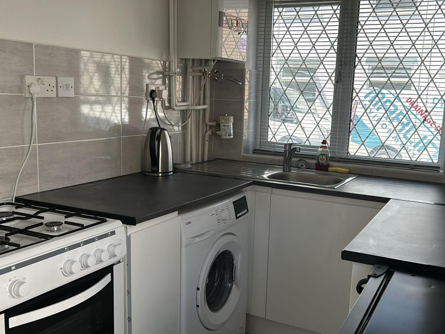 Improved Private House In Central Location Portsmouth Extérieur photo